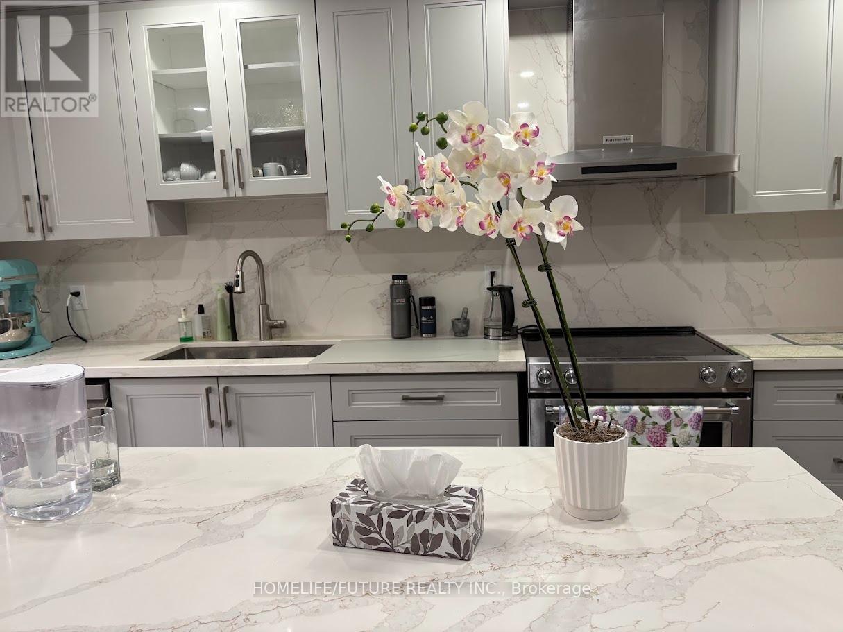20 Maffey Crescent, Richmond Hill, Ontario  L4S 0A7 - Photo 4 - N13169136