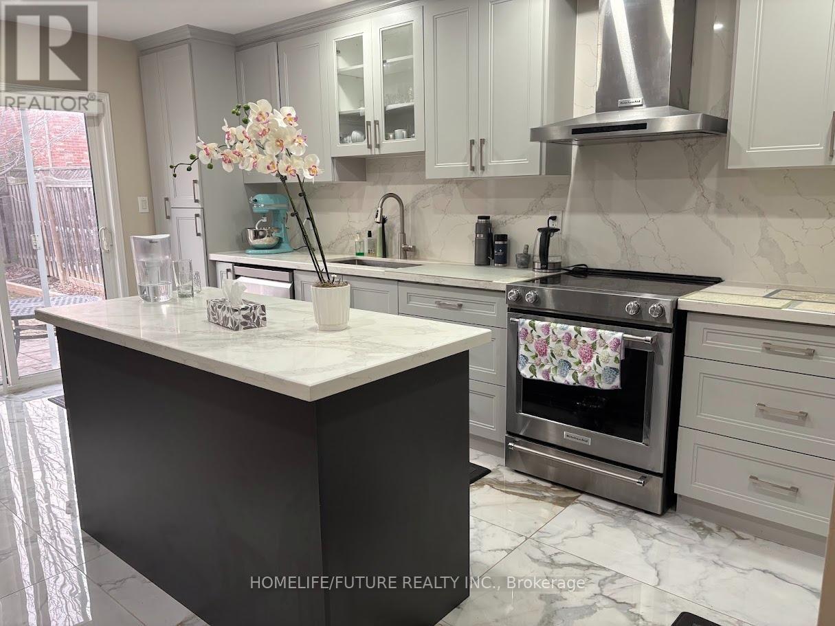 20 Maffey Crescent, Richmond Hill, Ontario  L4S 0A7 - Photo 5 - N13169136
