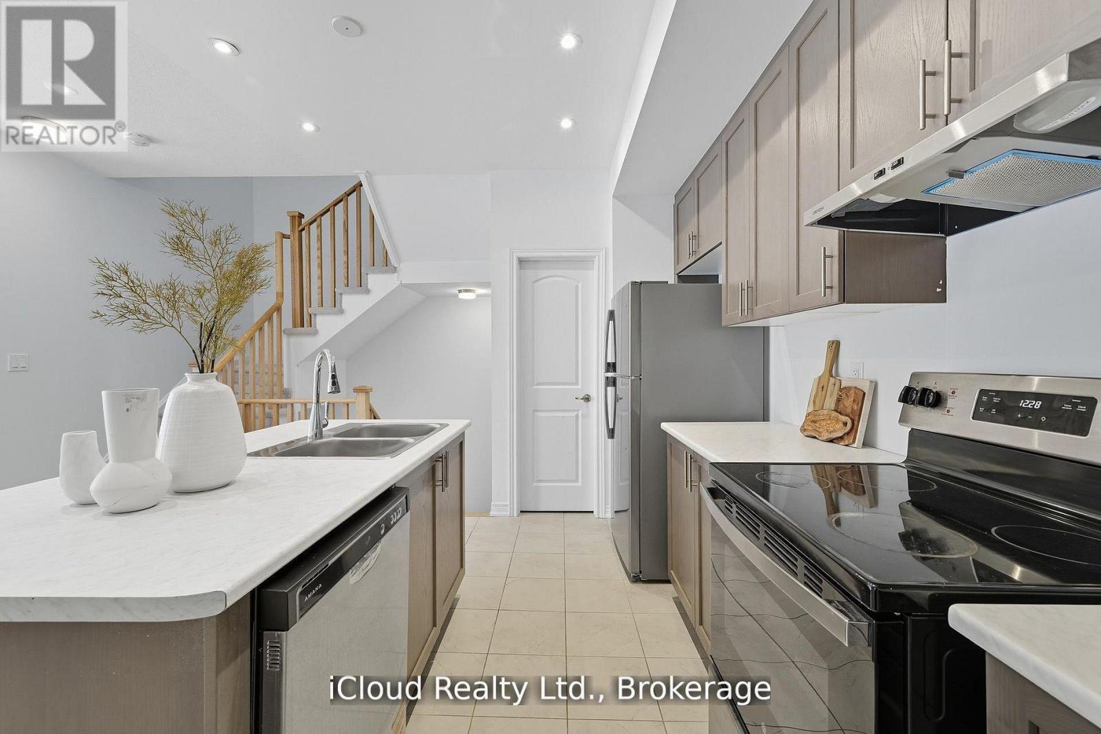 1117 Lockie Drive, Oshawa, Ontario  L1L 0R9 - Photo 26 - E13176396