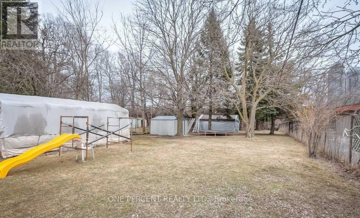 35 Lamont Avenue, Toronto, Ontario  M1S 1A8 - Photo 11 - E13176408