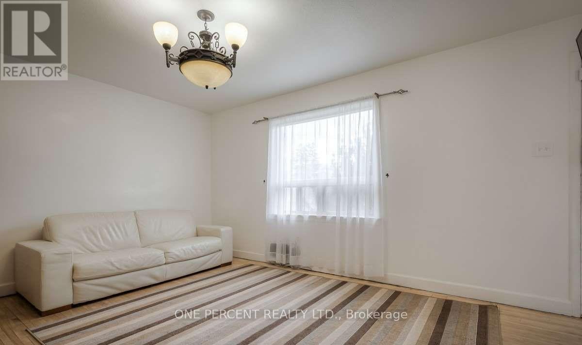 35 Lamont Avenue, Toronto, Ontario  M1S 1A8 - Photo 3 - E13176408