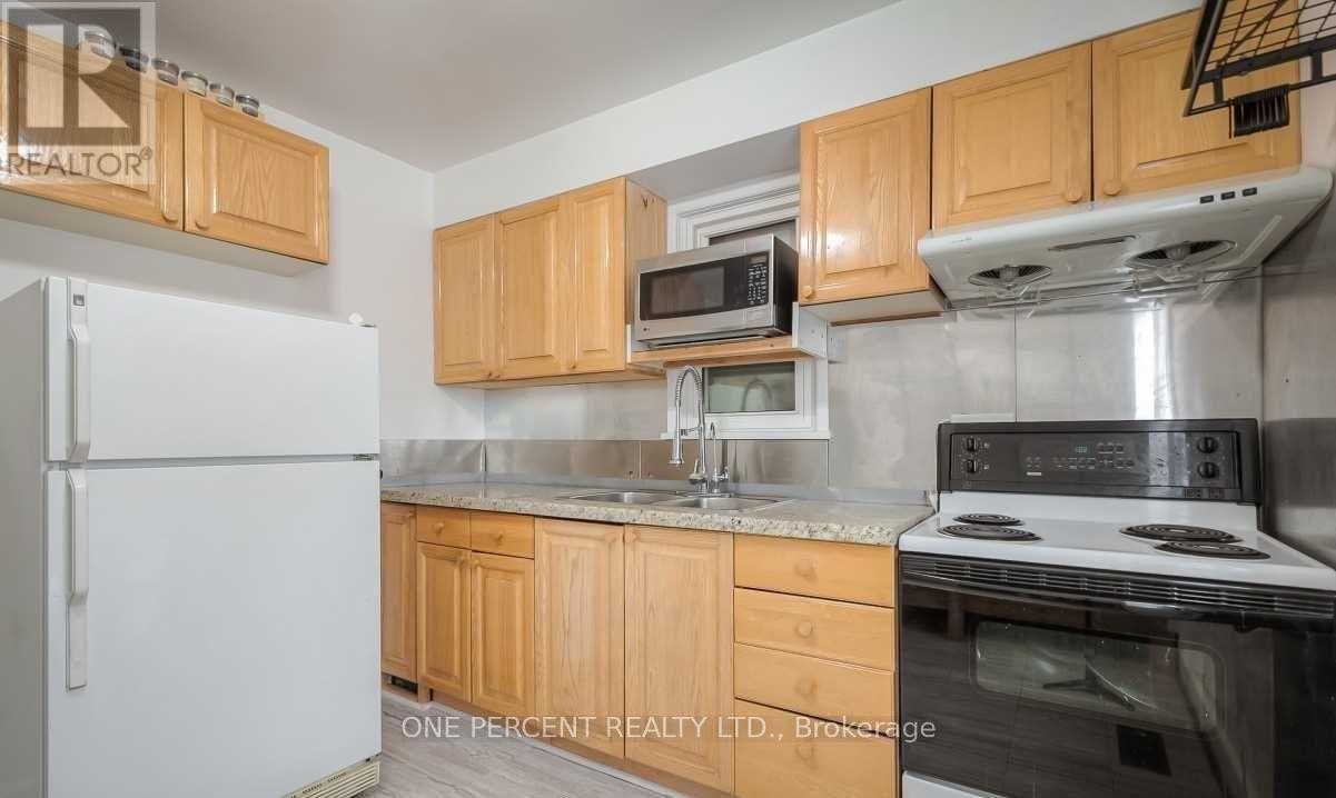 35 Lamont Avenue, Toronto, Ontario  M1S 1A8 - Photo 4 - E13176408