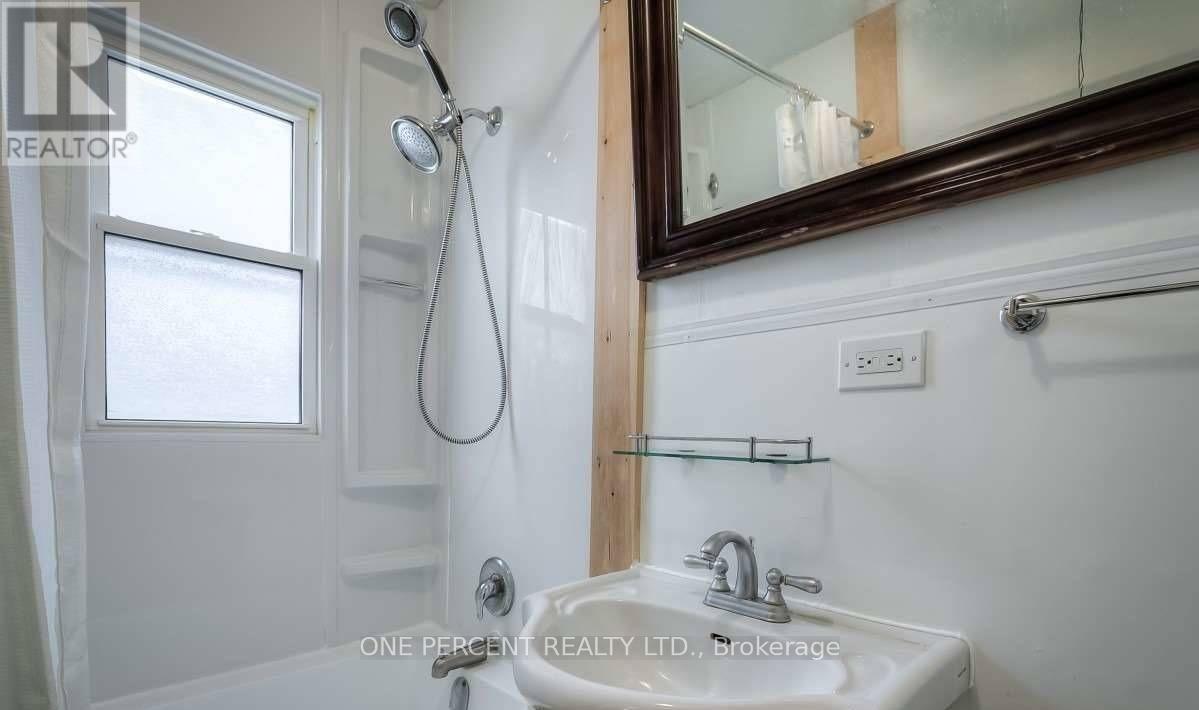 35 Lamont Avenue, Toronto, Ontario  M1S 1A8 - Photo 9 - E13176408