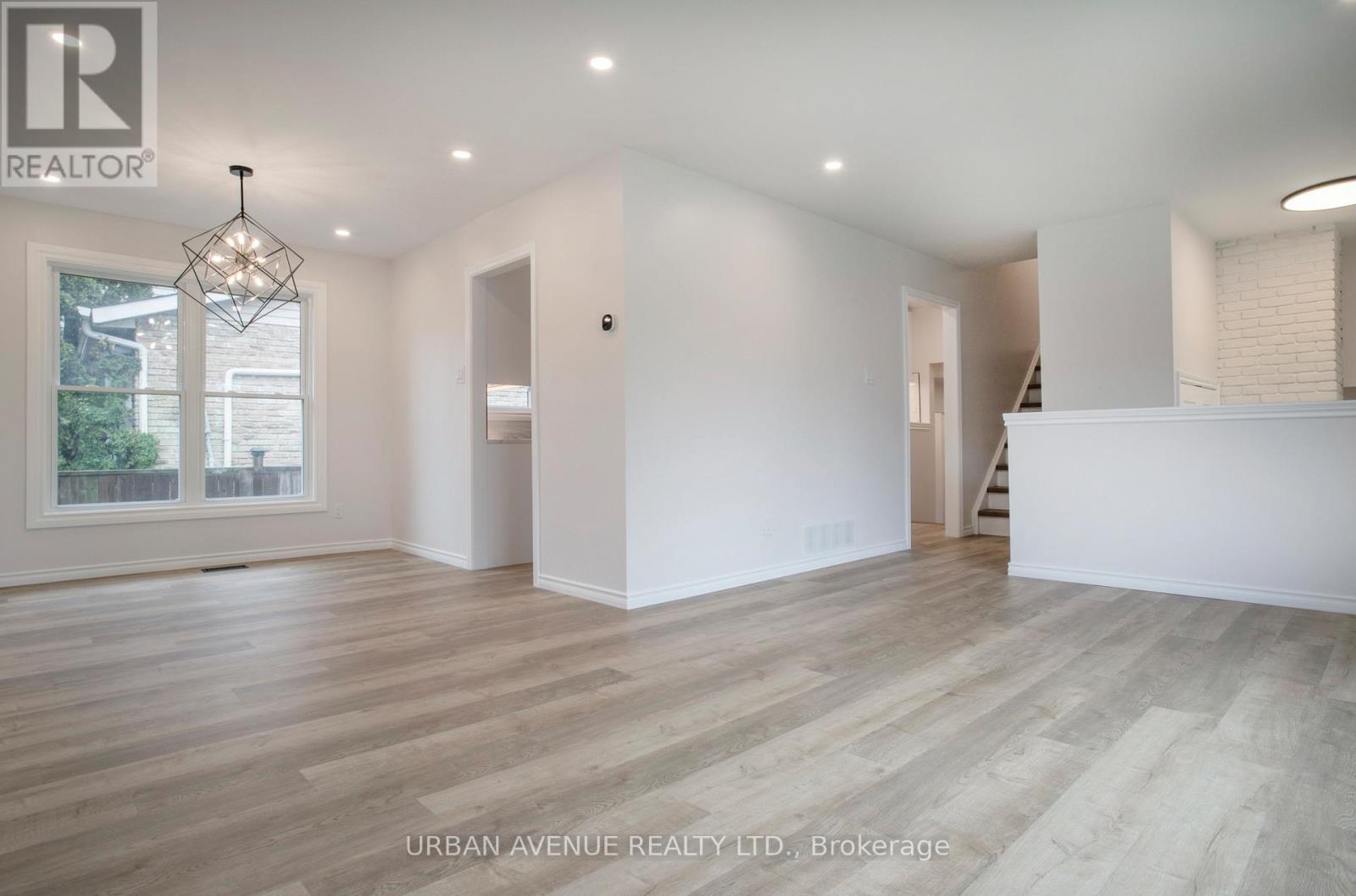 329 Cooper Court, Oshawa, Ontario  L1J 6V4 - Photo 11 - E13176556