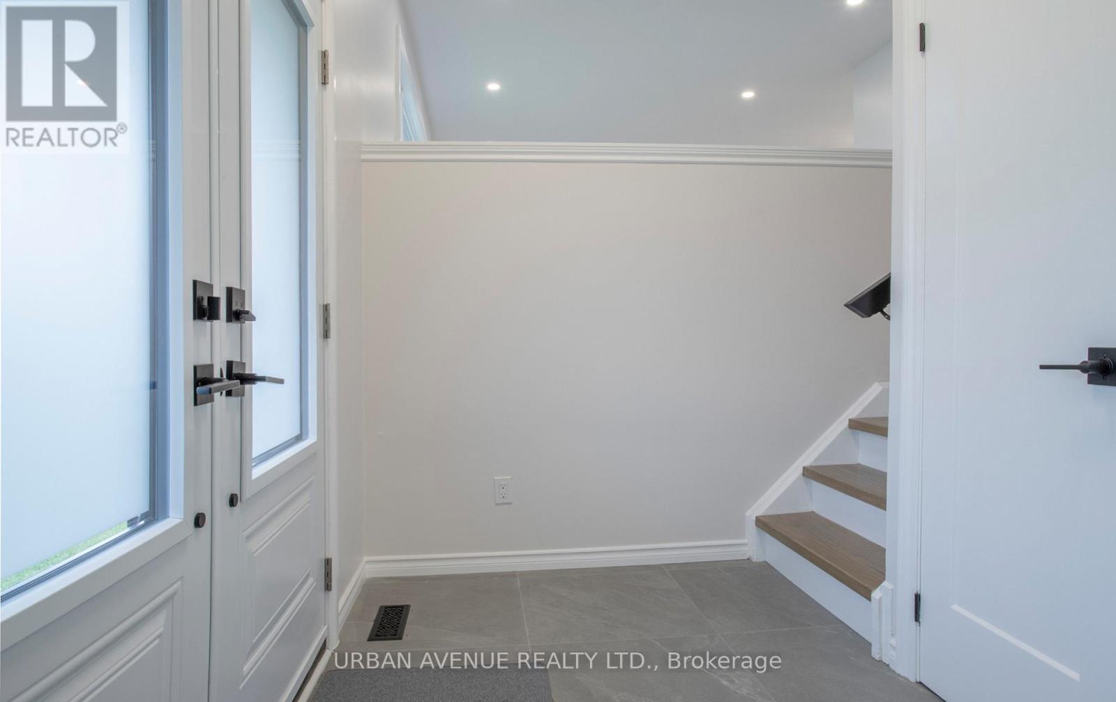 329 Cooper Court, Oshawa, Ontario  L1J 6V4 - Photo 5 - E13176556