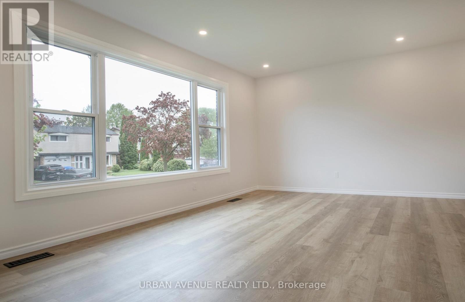 329 Cooper Court, Oshawa, Ontario  L1J 6V4 - Photo 8 - E13176556