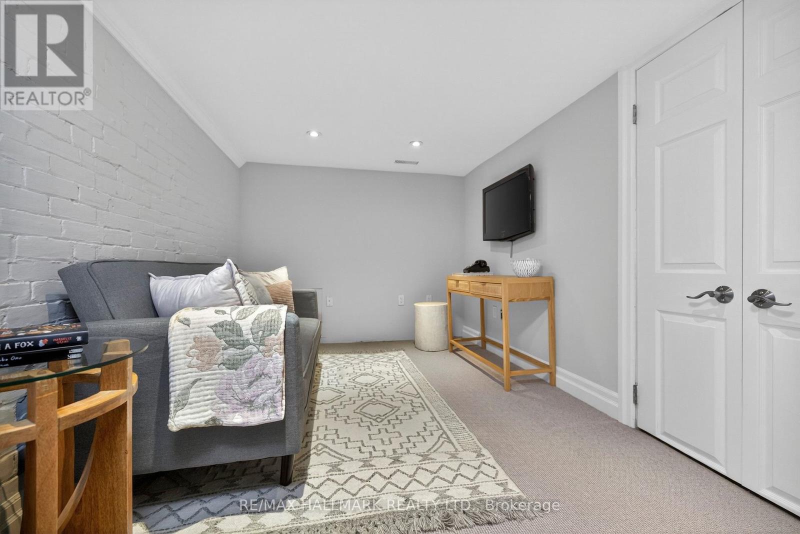 75 Tiverton Avenue, Toronto, Ontario  M4M 2M1 - Photo 19 - E13176582