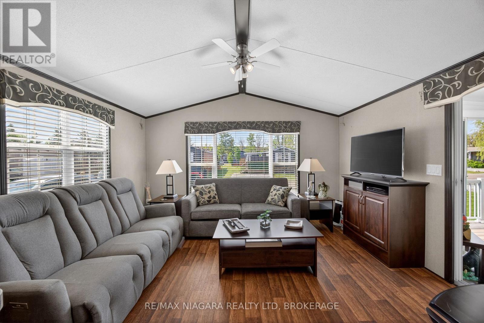 228 - 1501 Line 8 Road, Niagara-On-The-Lake, Ontario  L0S 1L0 - Photo 5 - X12407922