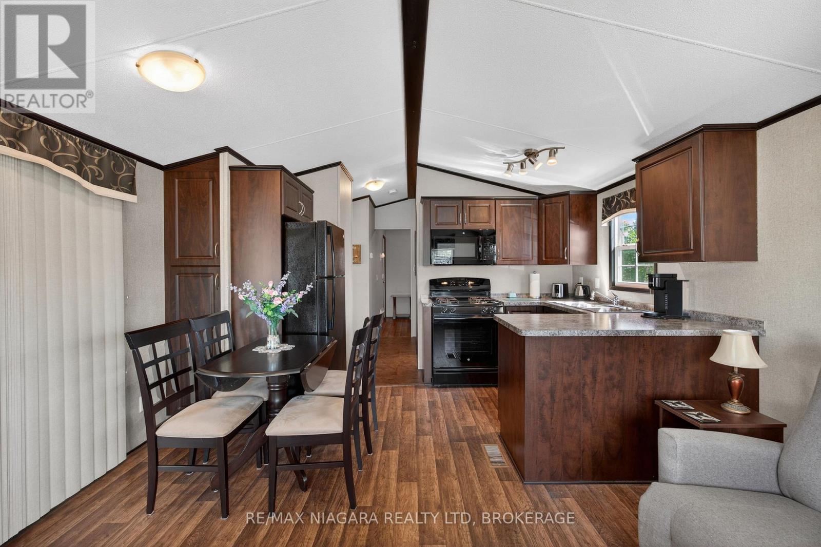 228 - 1501 Line 8 Road, Niagara-On-The-Lake, Ontario  L0S 1L0 - Photo 8 - X12407922