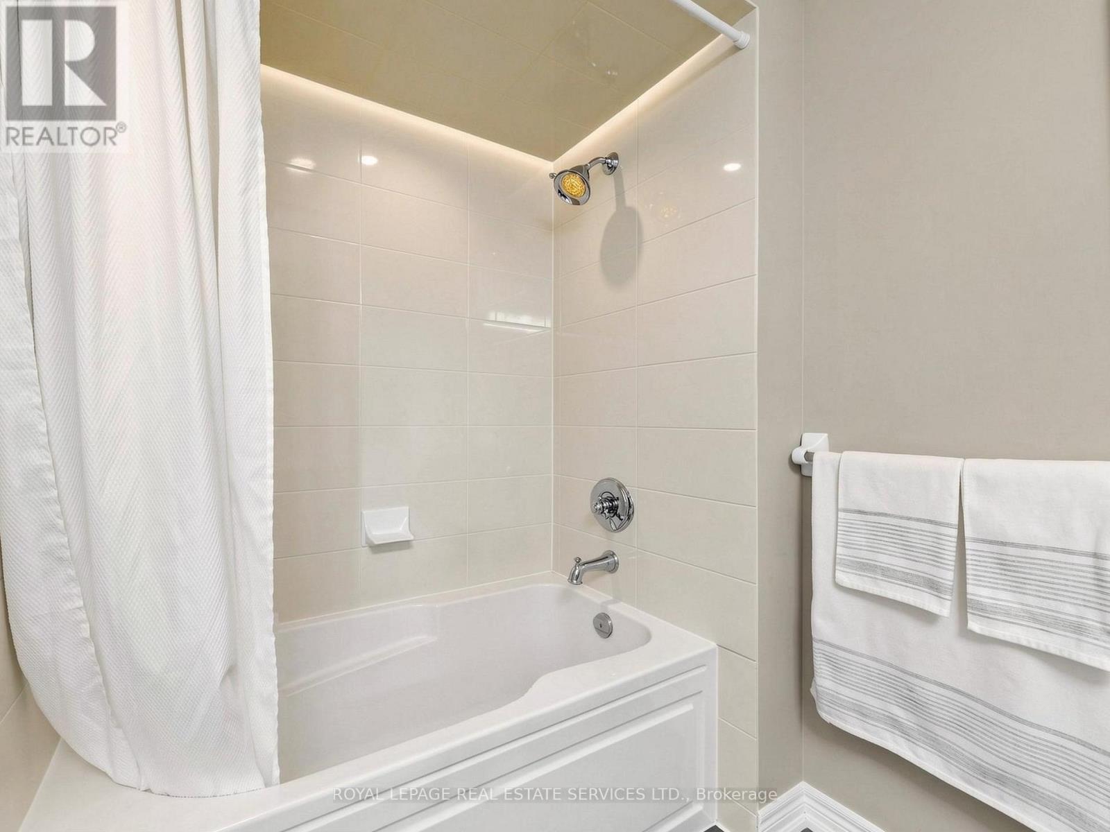 1158 Atkins Drive, Newmarket, Ontario  L3X 0A6 - Photo 36 - N13176384