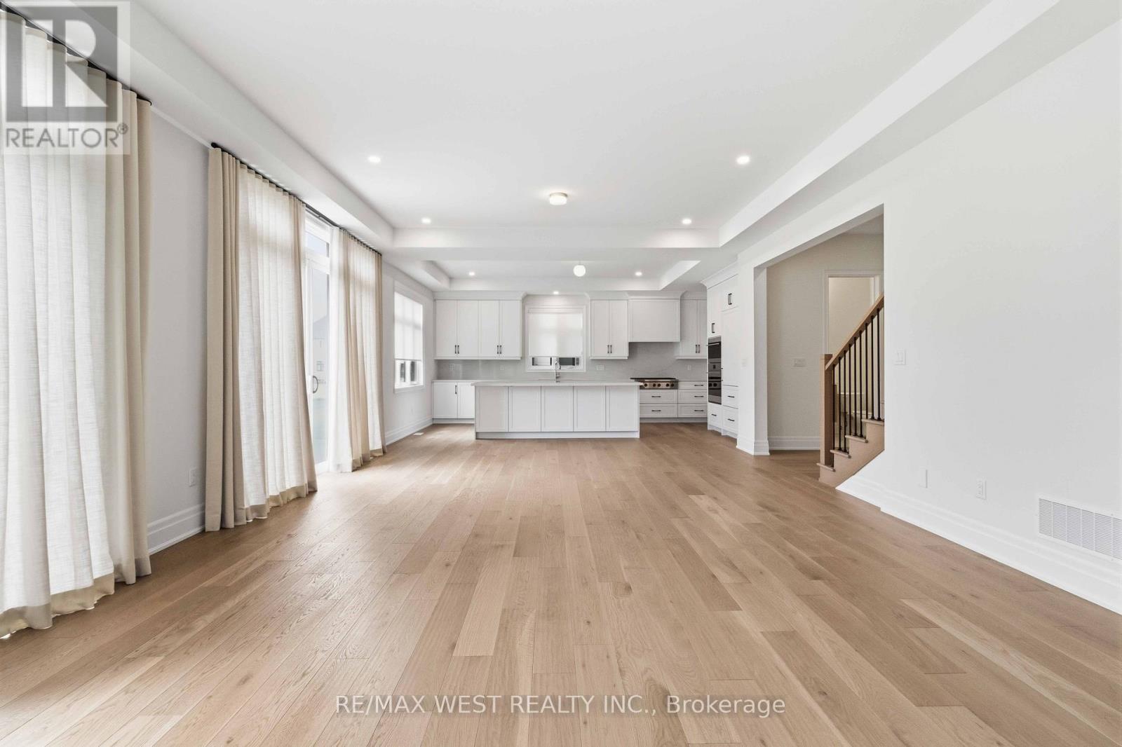 7 Saxby Farm Avenue, King, Ontario  L7B 1K5 - Photo 2 - N13176548
