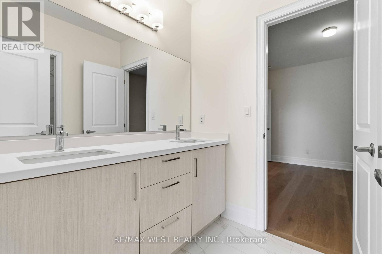 7 Saxby Farm Avenue, King, Ontario  L7B 1K5 - Photo 21 - N13176548