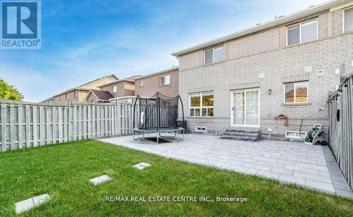 Upper - 83 Convoy Crescent, Vaughan, Ontario  L6A 3H3 - Photo 10 - N13176574