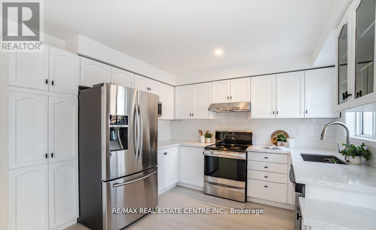 Upper - 83 Convoy Crescent, Vaughan, Ontario  L6A 3H3 - Photo 6 - N13176574