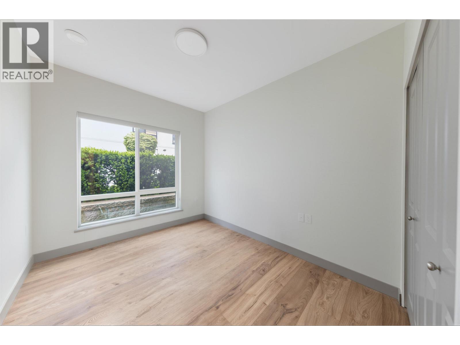208 6968 Royal Oak Avenue, Burnaby, British Columbia  V5J 4J2 - Photo 5 - R3127802