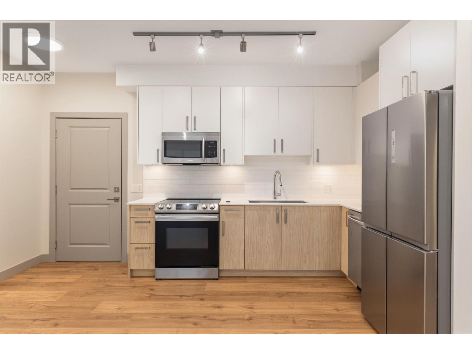 208 6968 Royal Oak Avenue, Burnaby, British Columbia  V5J 4J2 - Photo 15 - R3127802