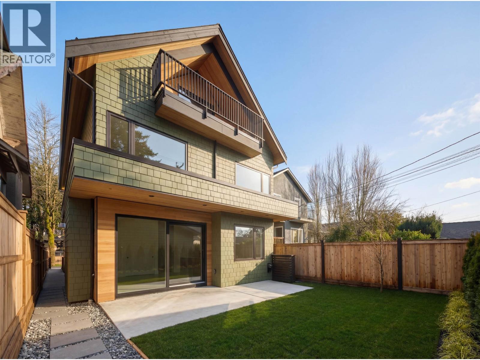 2 2755 W 11th Avenue, Vancouver, British Columbia V6K 2L8 - Photo 1 - R3117149