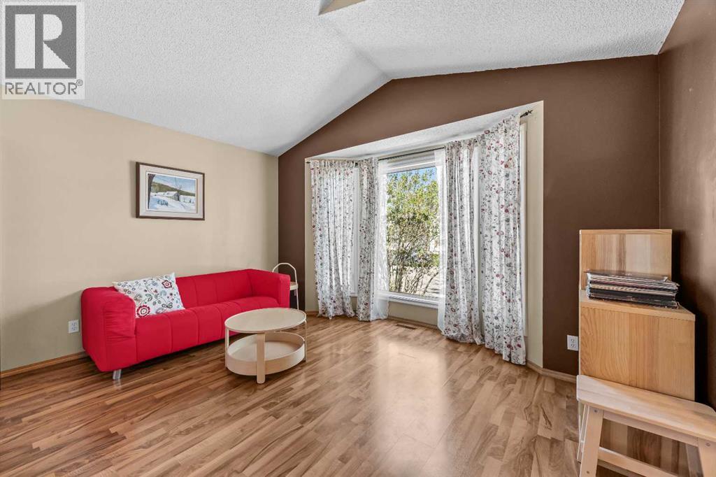 316 Coventry Close NE, Calgary, Alberta  T3K 4C5 - Photo 4 - A2306059