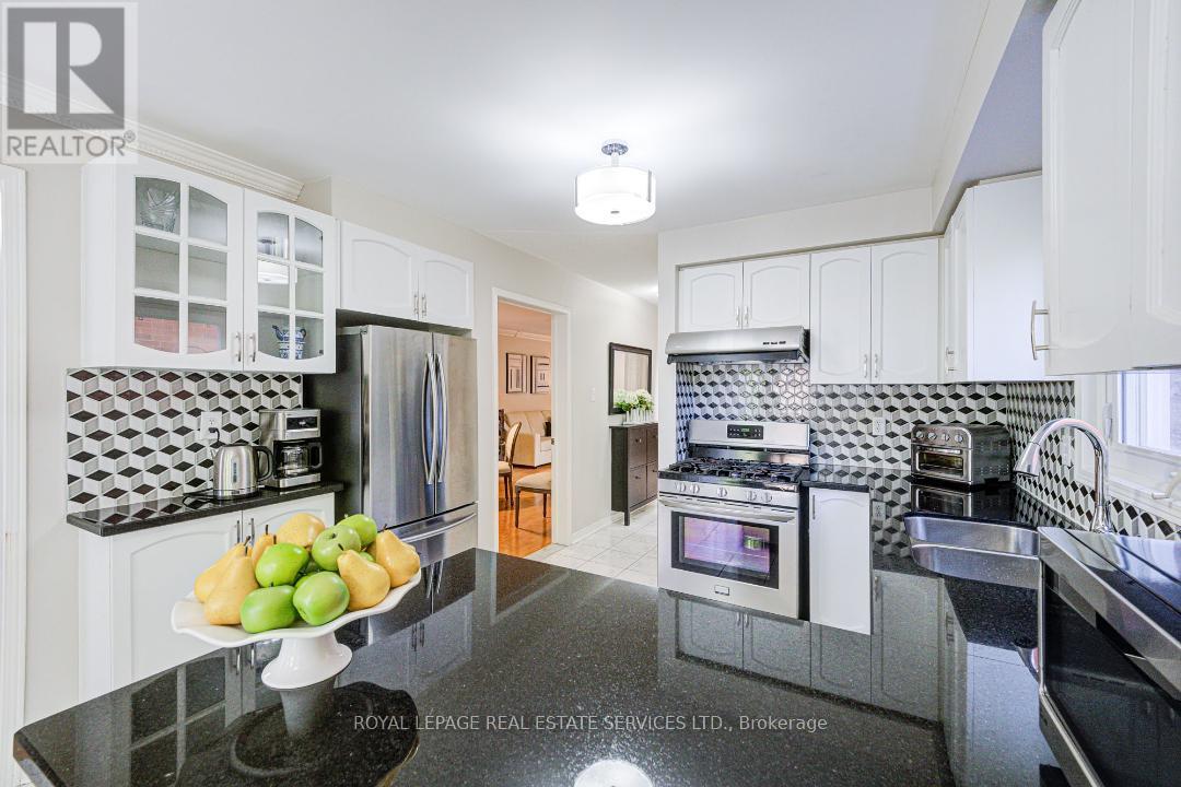 5726 Tayside Crescent, Mississauga, Ontario  L5M 5J4 - Photo 9 - W13174326