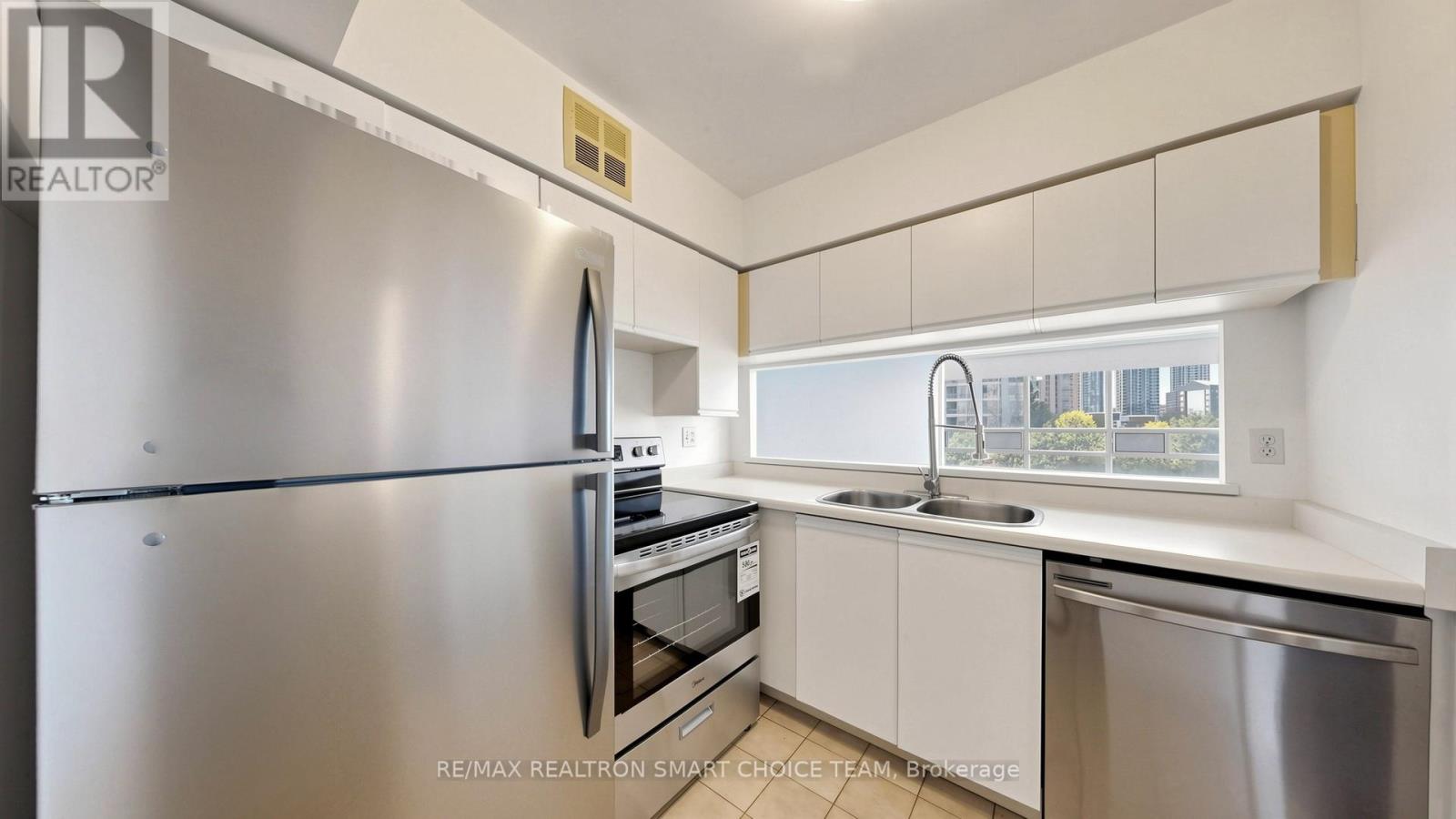 504 - 50 Kingsbridge Garden Circle, Mississauga, Ontario  L5R 1Y2 - Photo 17 - W13176492