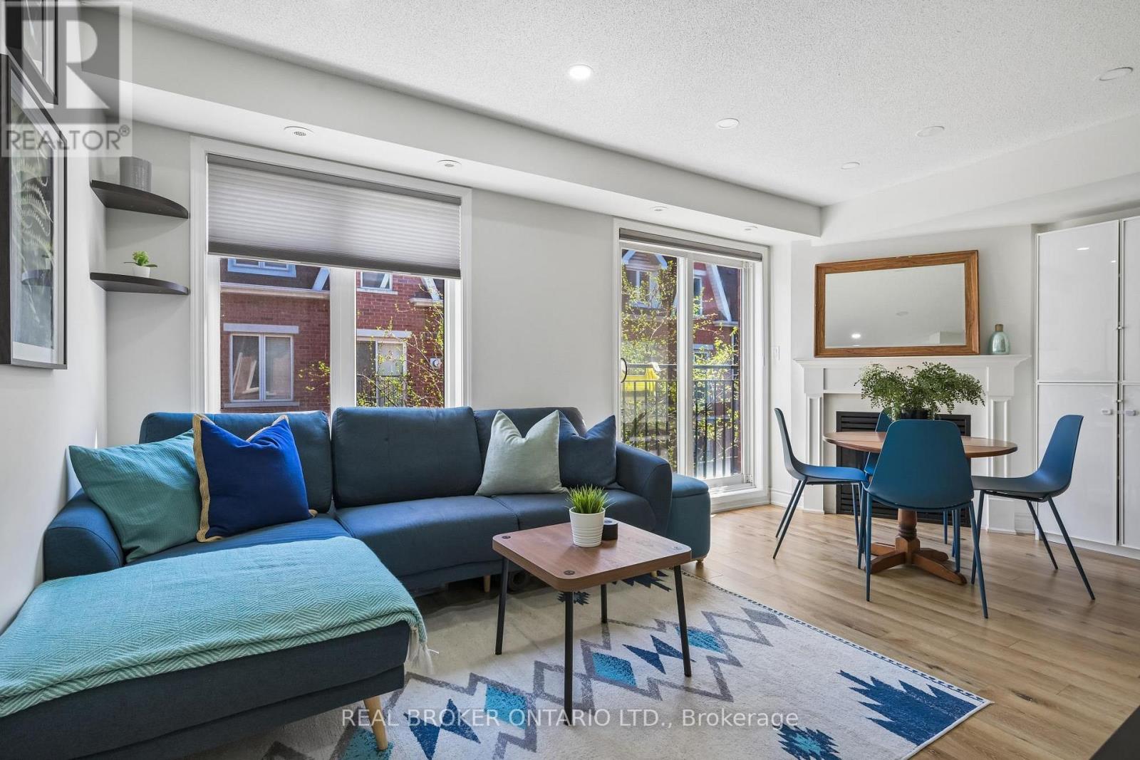 1011 - 18 LAIDLAW STREET, Toronto, Ontario