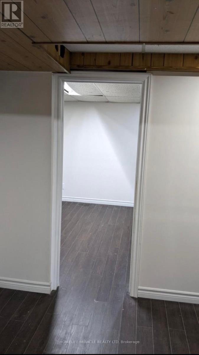 22 Sandringham Court, Brampton, Ontario  L6T 3Z3 - Photo 11 - W13176618