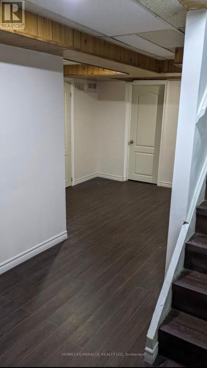 22 Sandringham Court, Brampton, Ontario  L6T 3Z3 - Photo 13 - W13176618