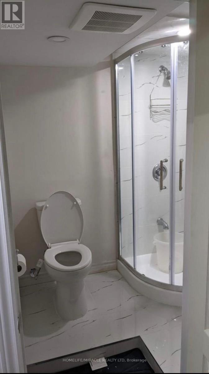 22 Sandringham Court, Brampton, Ontario  L6T 3Z3 - Photo 14 - W13176618