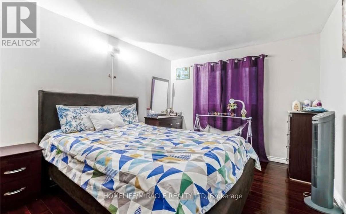 22 Sandringham Court, Brampton, Ontario  L6T 3Z3 - Photo 17 - W13176618