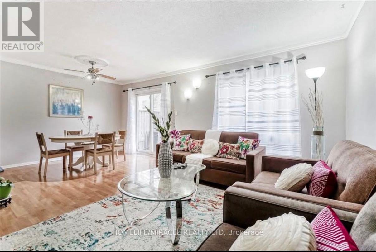 22 Sandringham Court, Brampton, Ontario  L6T 3Z3 - Photo 3 - W13176618