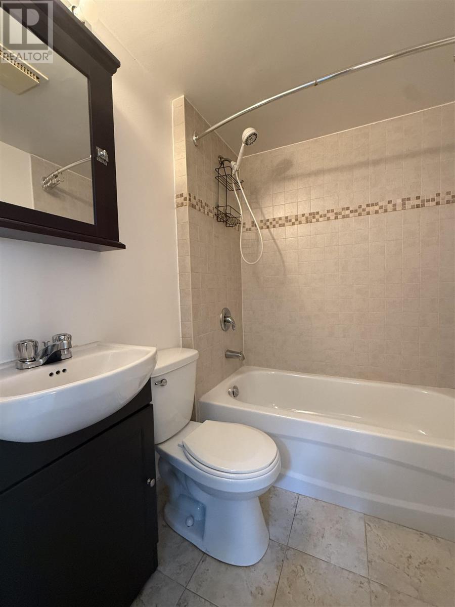 82b Axmith Ave, Elliot Lake, Ontario  P5A 1B8 - Photo 30 - SM261187