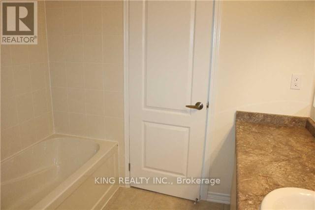 # Unit 1 - 349 Grovehill Crescent, Kitchener, Ontario  N2R 0K8 - Photo 12 - X13176416