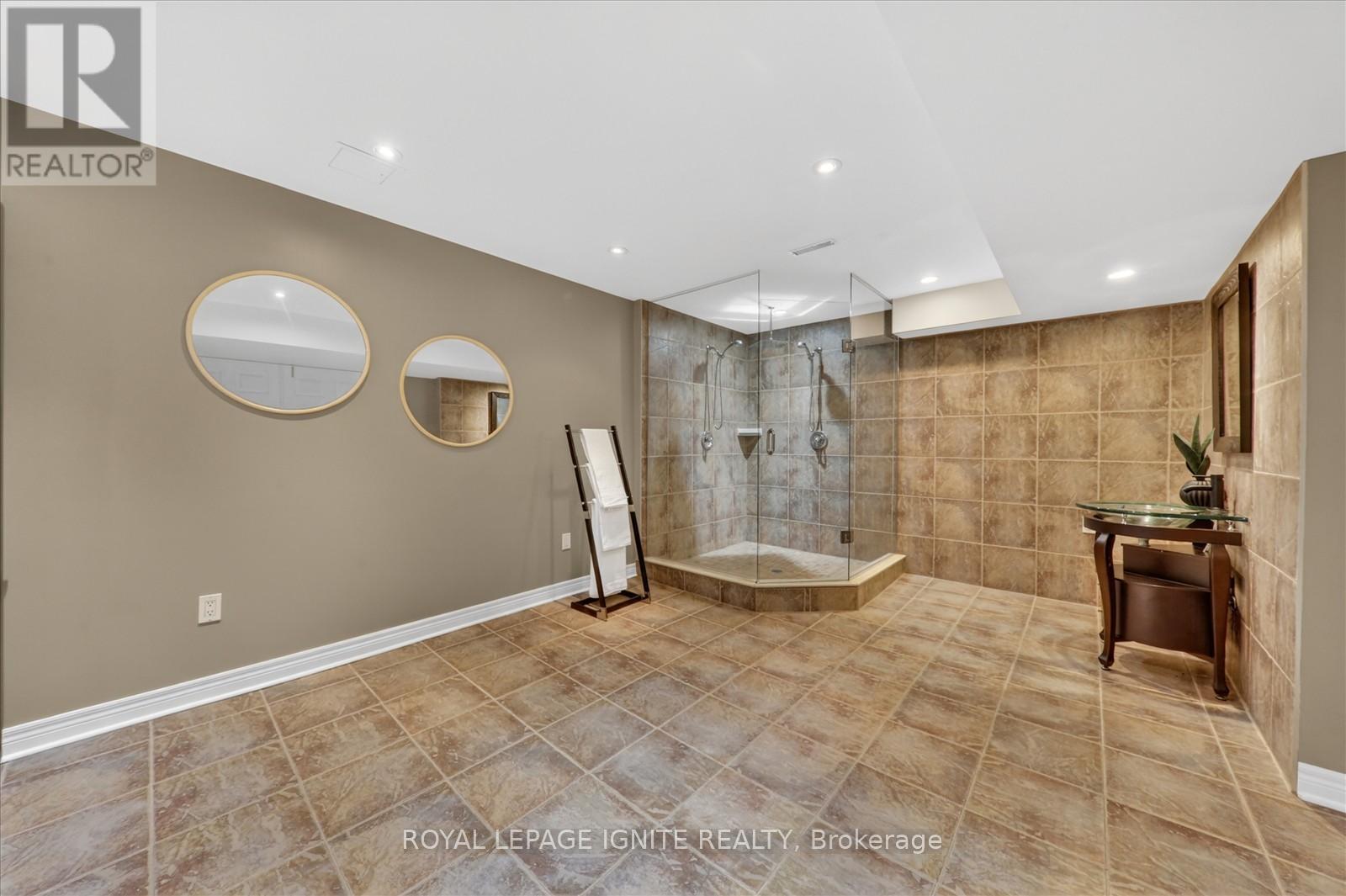 885 Baylawn Drive, Pickering, Ontario  L1X 2N7 - Photo 37 - E13176392
