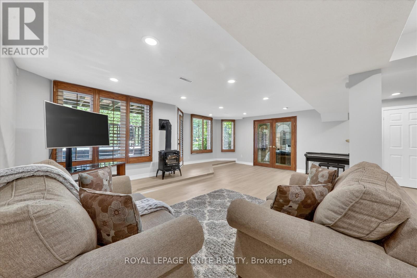 885 Baylawn Drive, Pickering, Ontario  L1X 2N7 - Photo 41 - E13176392