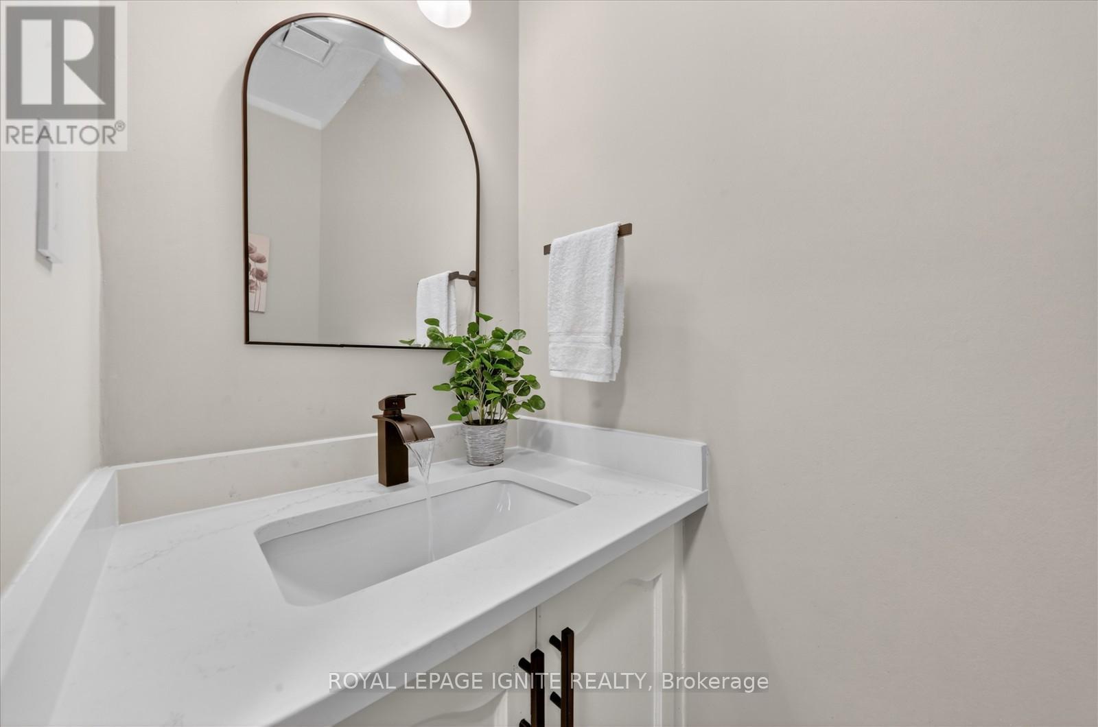 885 Baylawn Drive, Pickering, Ontario  L1X 2N7 - Photo 16 - E13176392