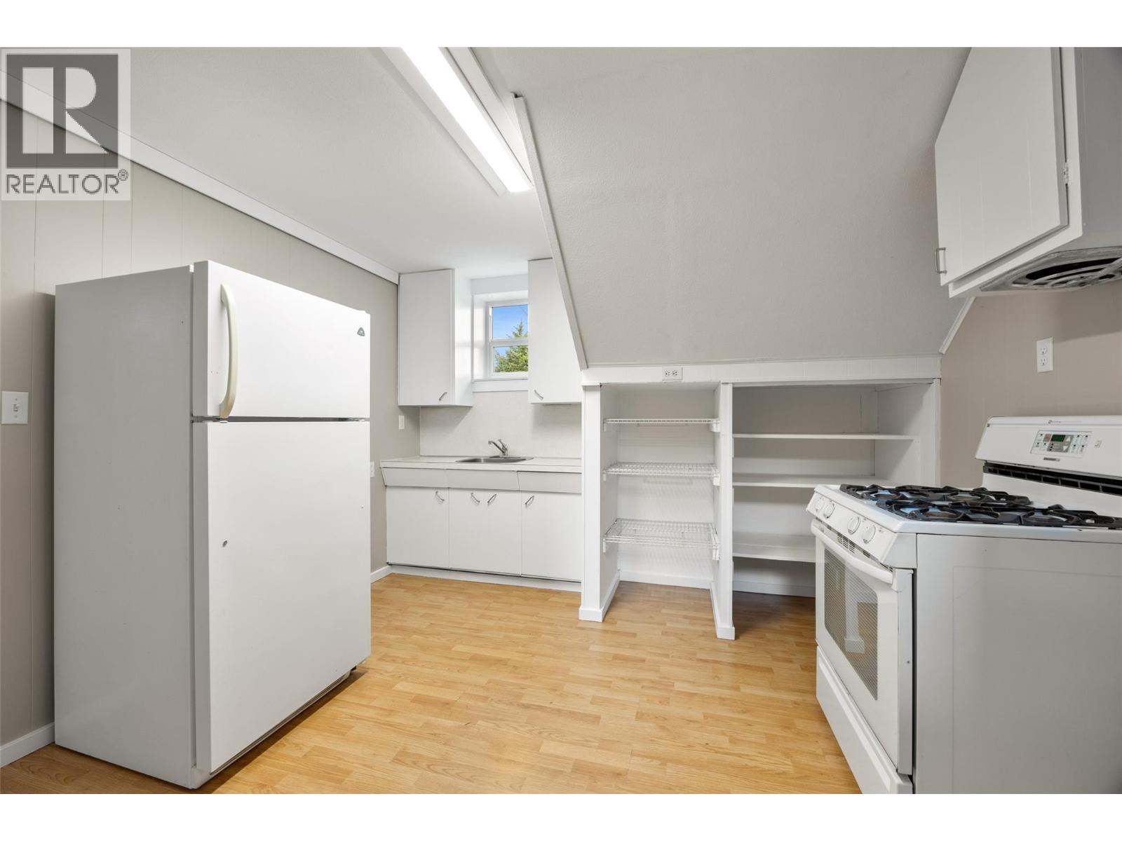 1069 Lethbridge Avenue, Kamloops, British Columbia  V2B 1Y1 - Photo 18 - 10388976