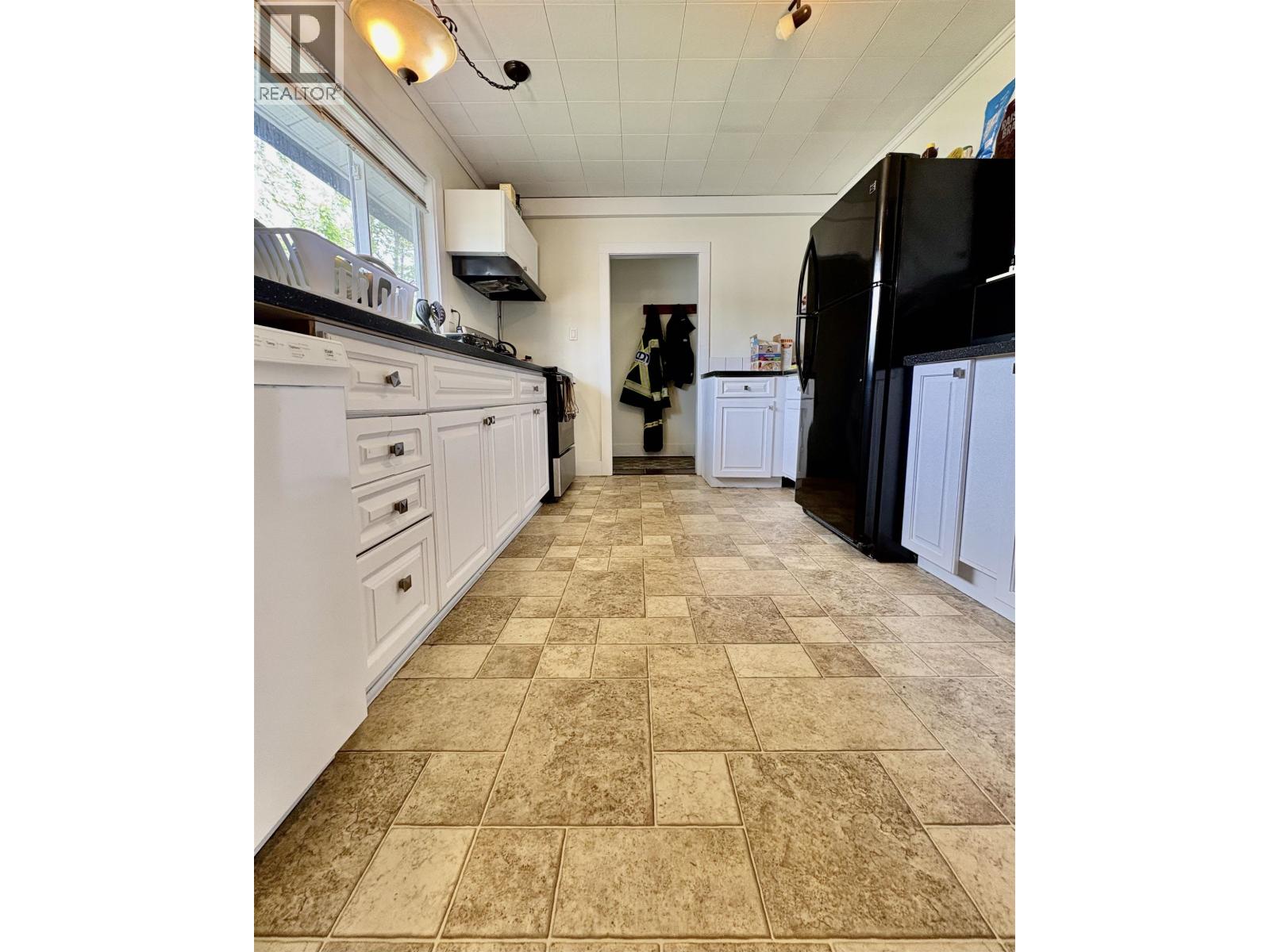 94 Kechika Street, Kitimat, British Columbia  V8C 1Y8 - Photo 2 - R3126585