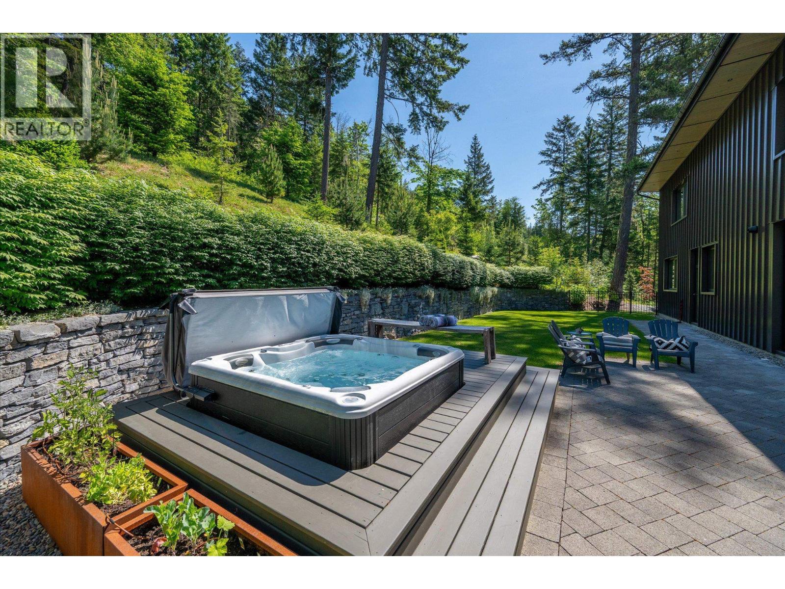 1704 Sugarloaf Place, Pemberton, British Columbia  V0N 2L3 - Photo 31 - R3128143