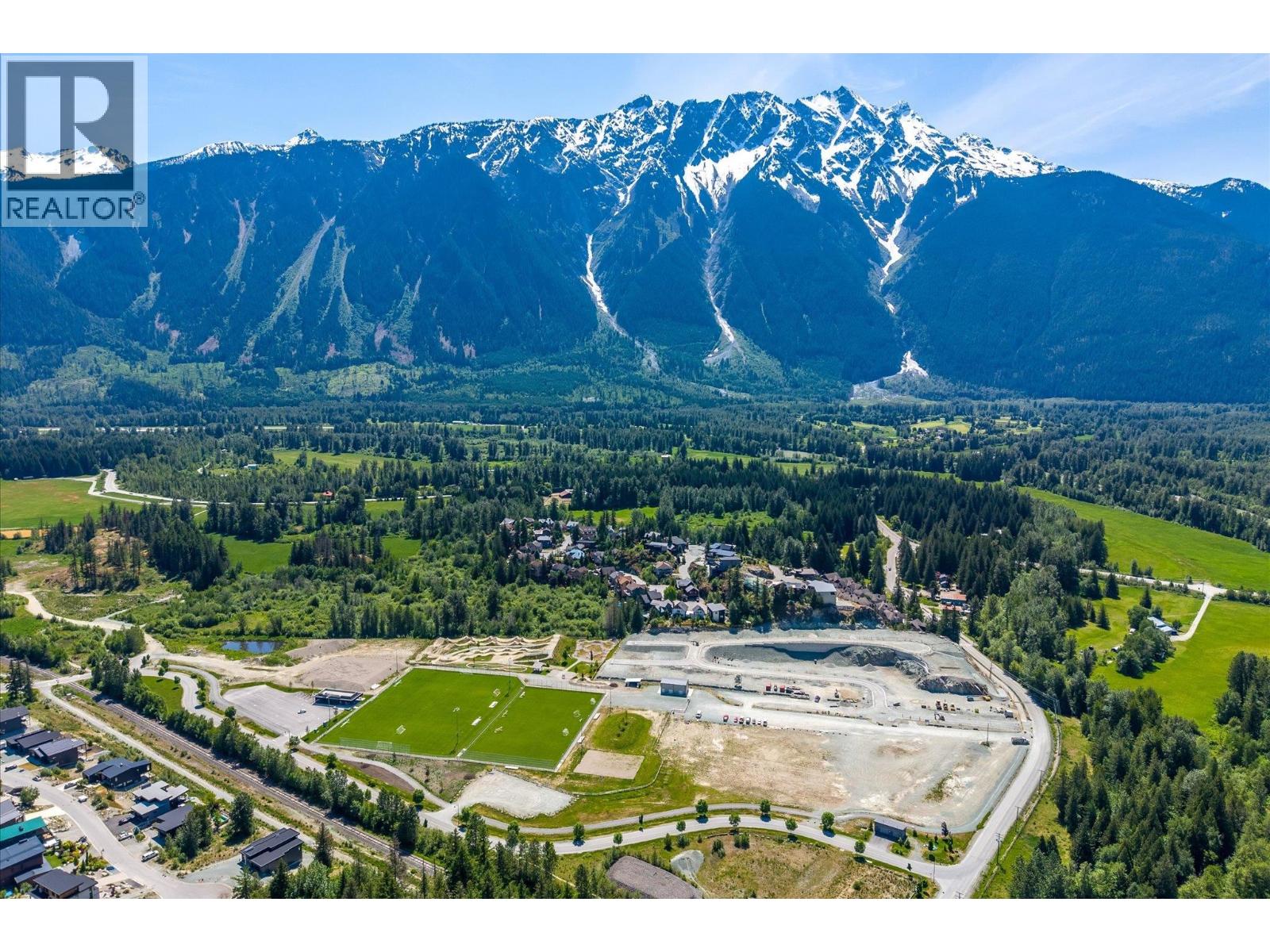 1704 Sugarloaf Place, Pemberton, British Columbia  V0N 2L3 - Photo 35 - R3128143