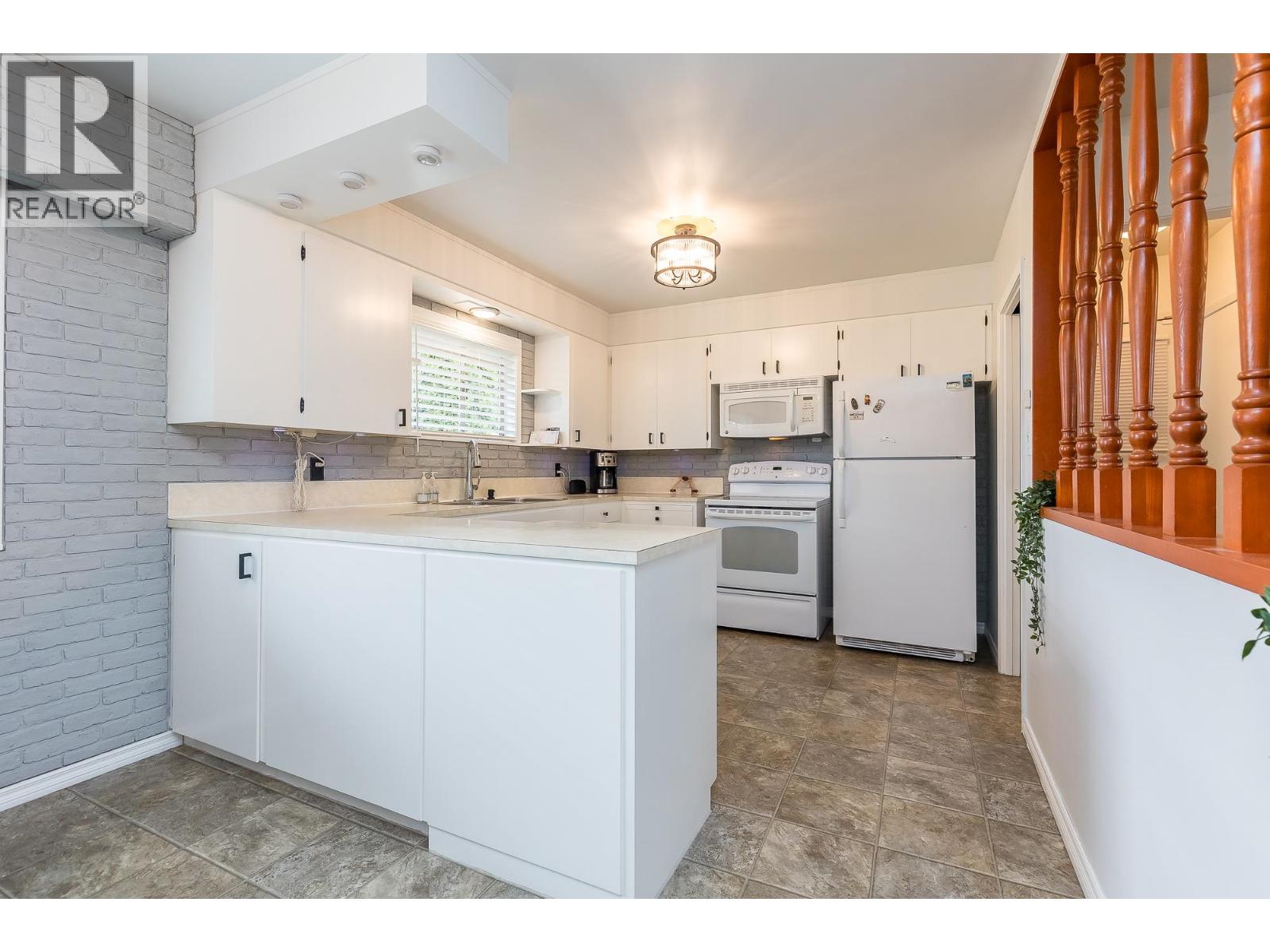 12373 203 Street, Maple Ridge, British Columbia  V2X 4W1 - Photo 4 - R3128148