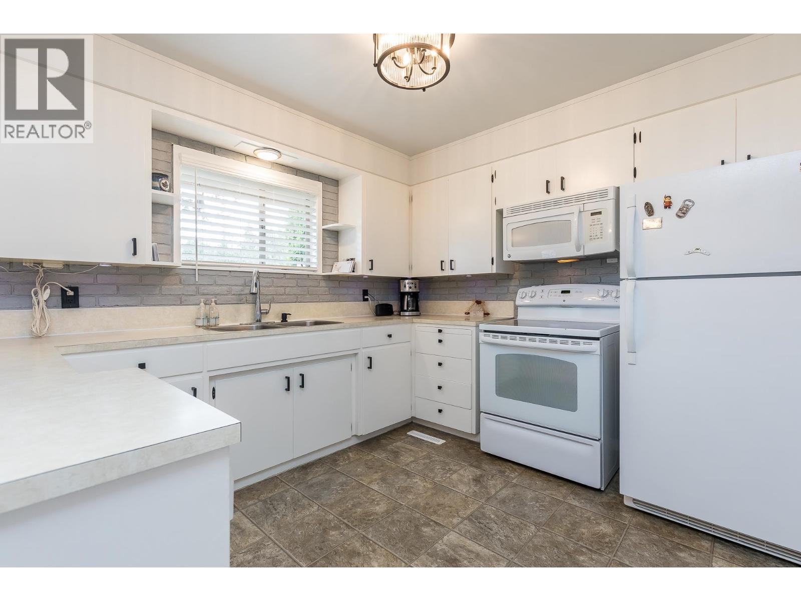 12373 203 Street, Maple Ridge, British Columbia  V2X 4W1 - Photo 5 - R3128148