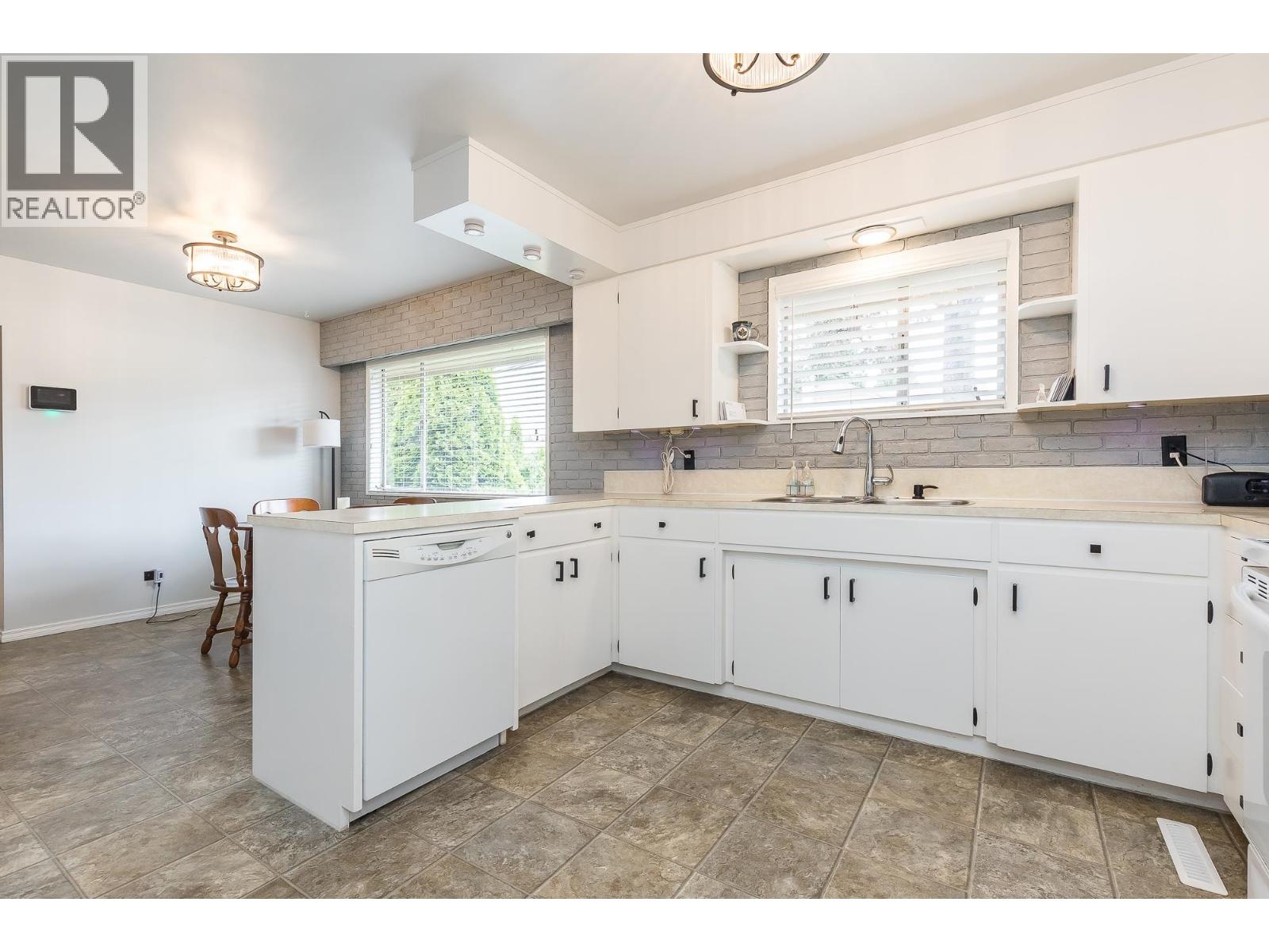 12373 203 Street, Maple Ridge, British Columbia  V2X 4W1 - Photo 6 - R3128148