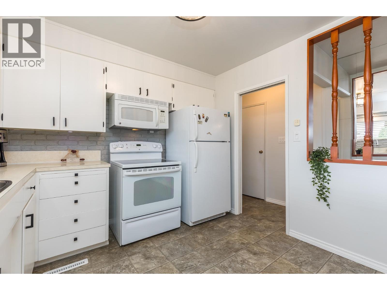 12373 203 Street, Maple Ridge, British Columbia  V2X 4W1 - Photo 7 - R3128148