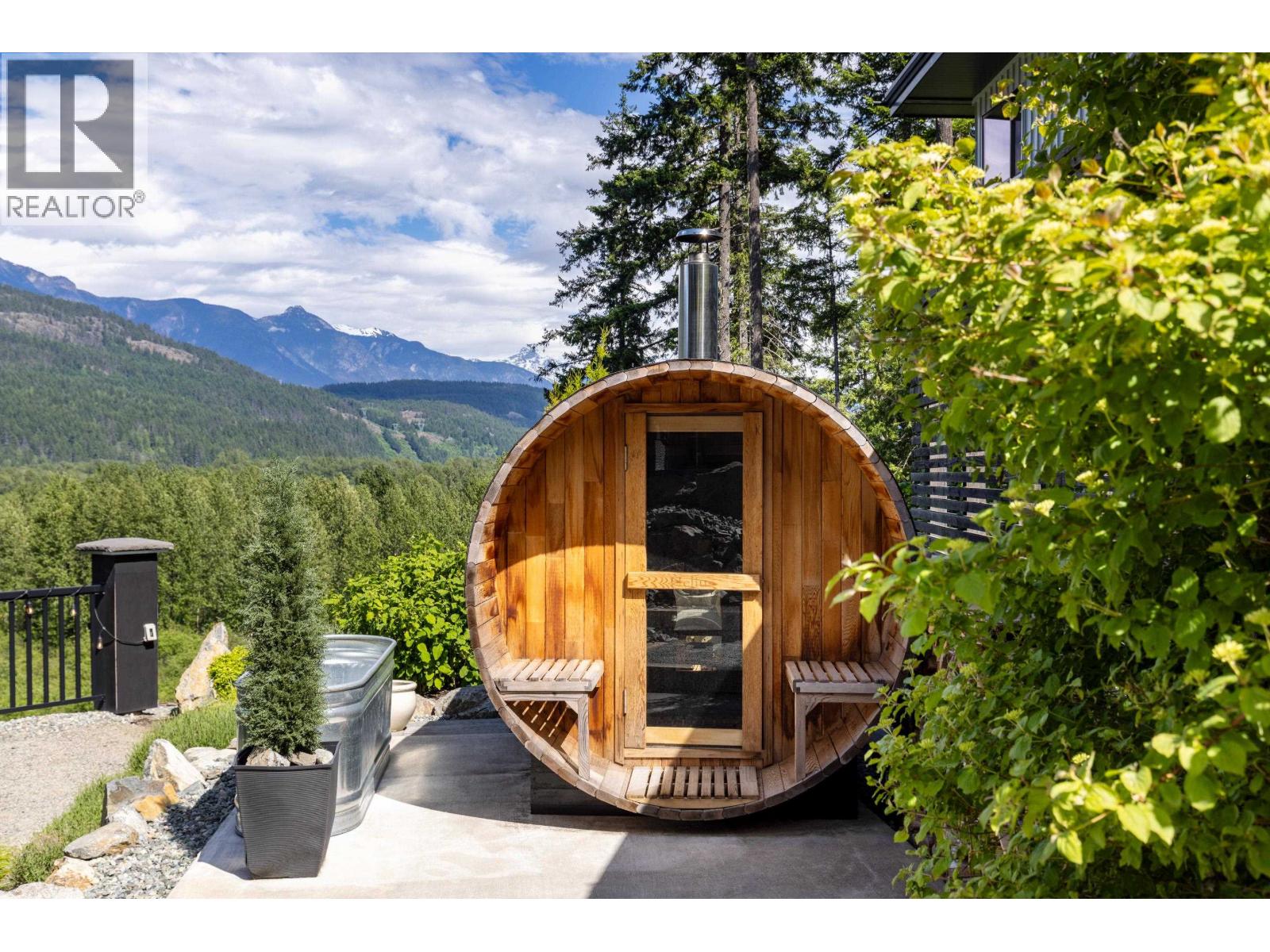 1305 Eagle Drive, Pemberton, British Columbia  V0N 2L1 - Photo 30 - R3128182