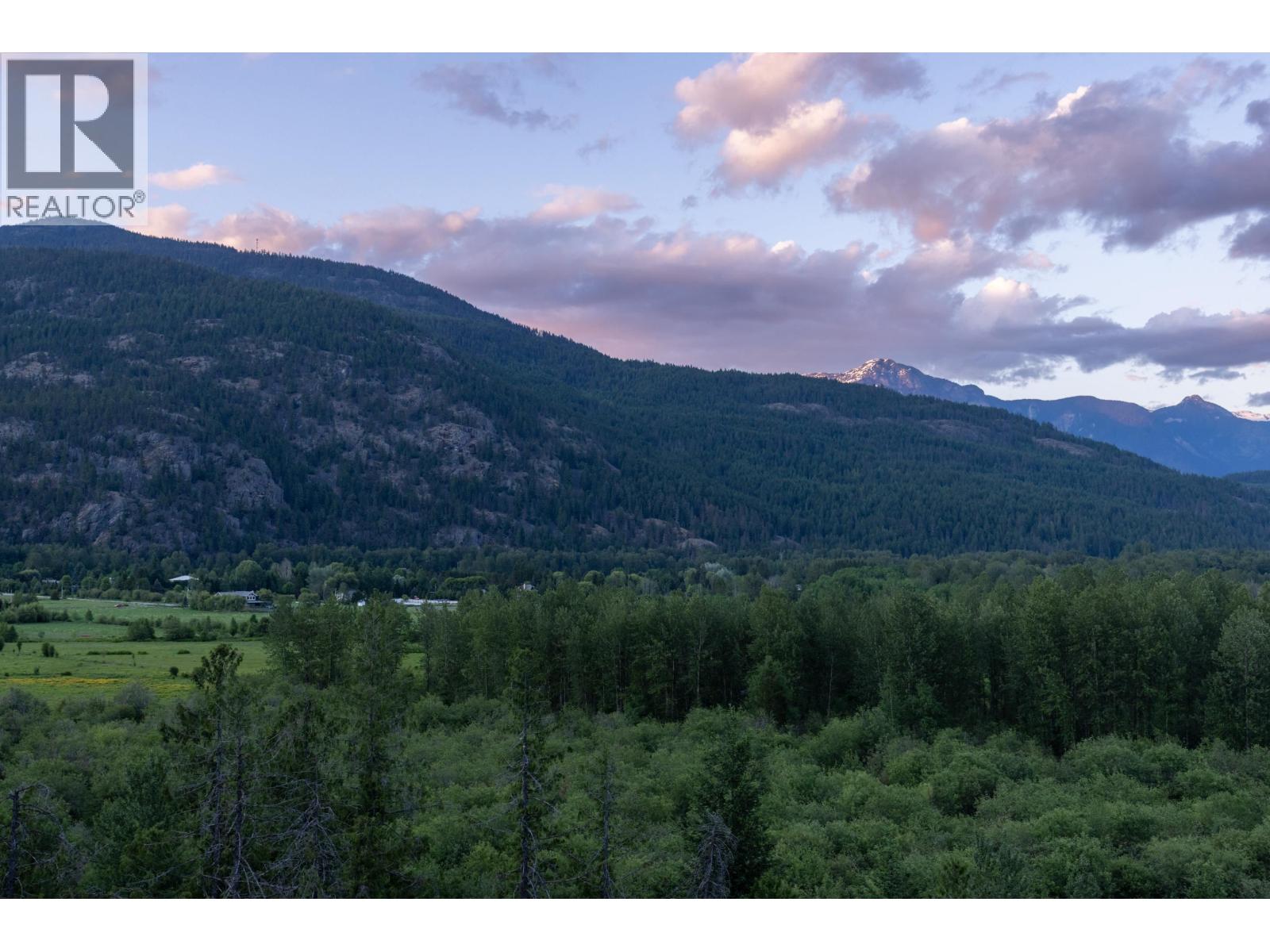 1305 Eagle Drive, Pemberton, British Columbia  V0N 2L1 - Photo 8 - R3128182