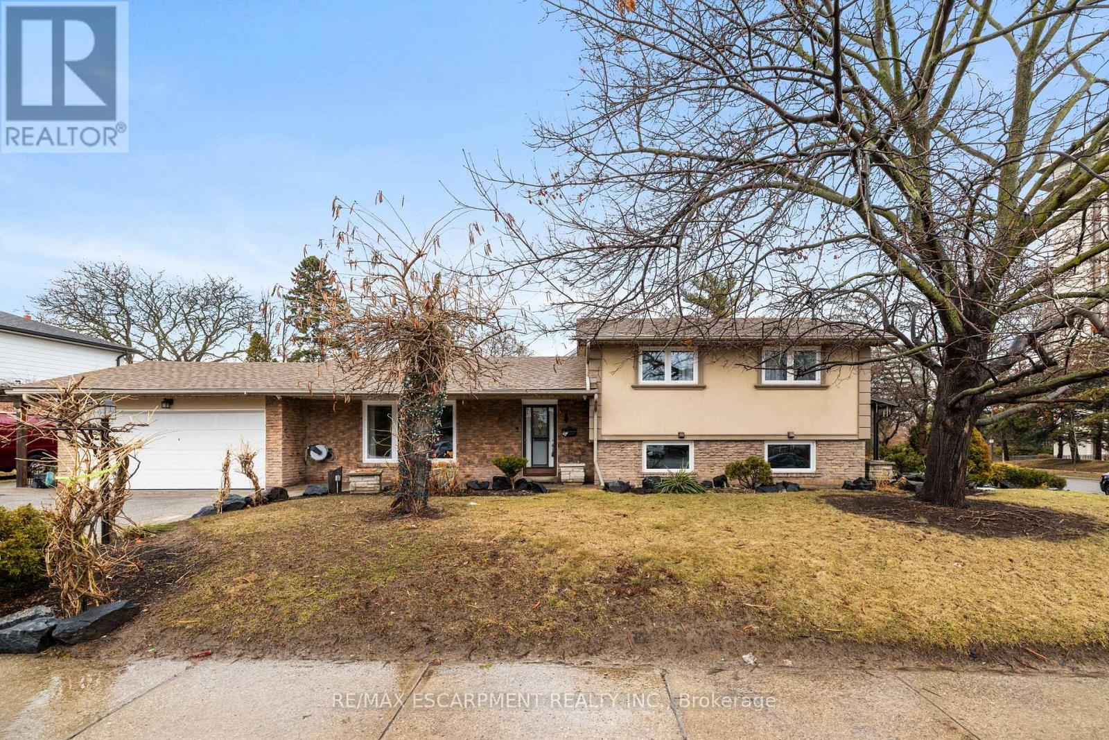 1045 BLOOR STREET, Mississauga, Ontario