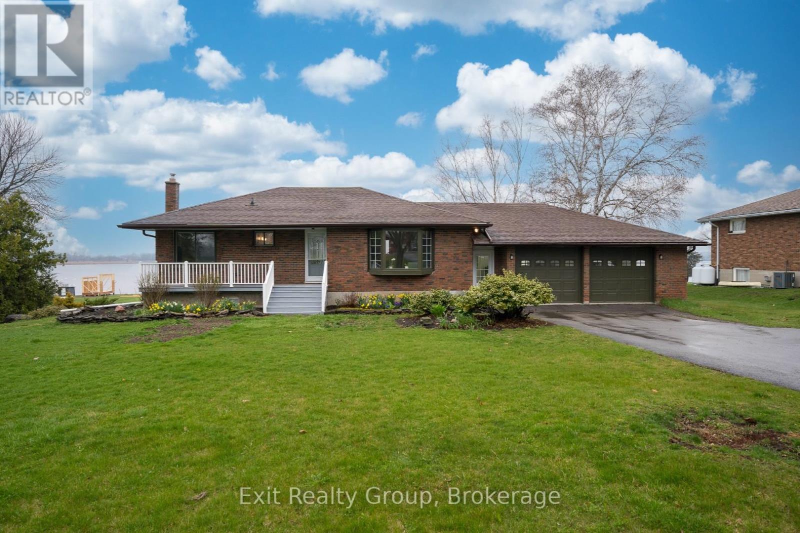 217 Massassauga Road, Prince Edward County, Ontario  K8N 4Z7 - Photo 1 - X13176672