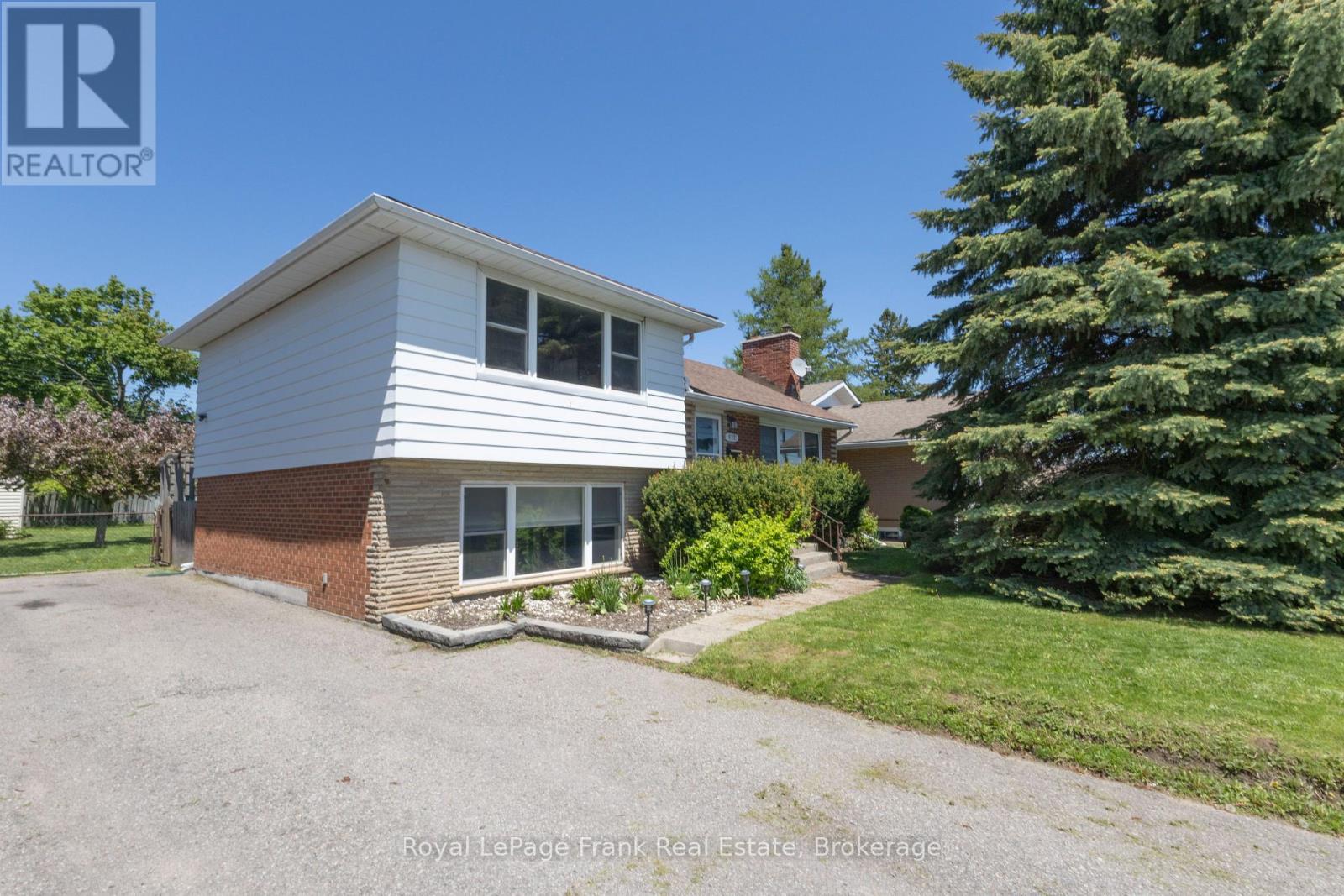 872 Weller Street, Peterborough, Ontario  K9J 4X8 - Photo 2 - X13176794