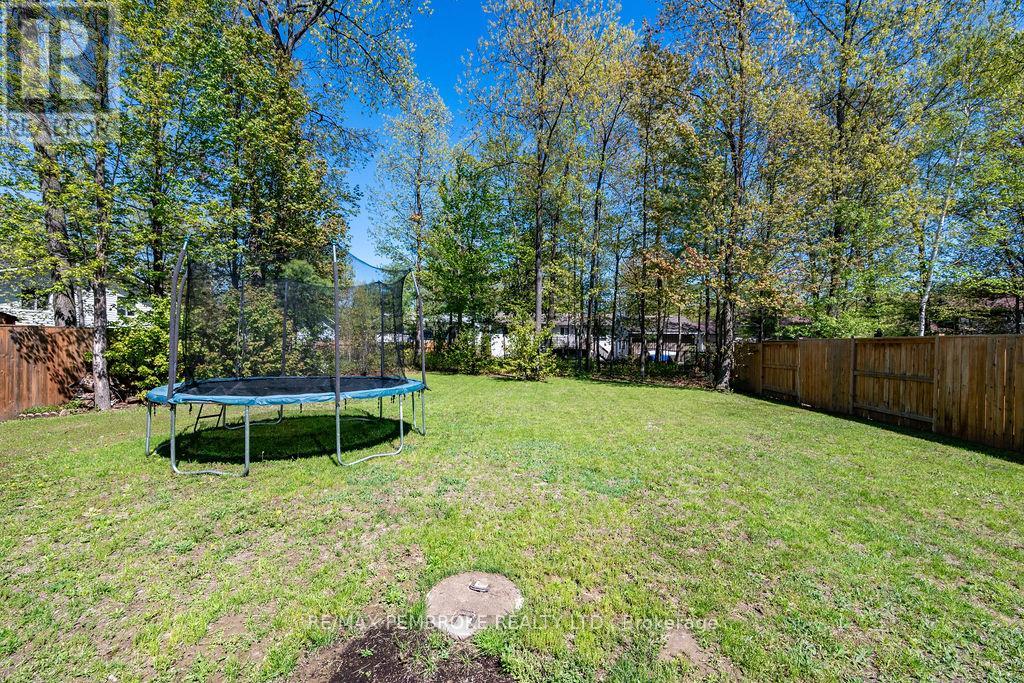 21a East Street, Petawawa, Ontario  K8H 2N7 - Photo 40 - X12981504