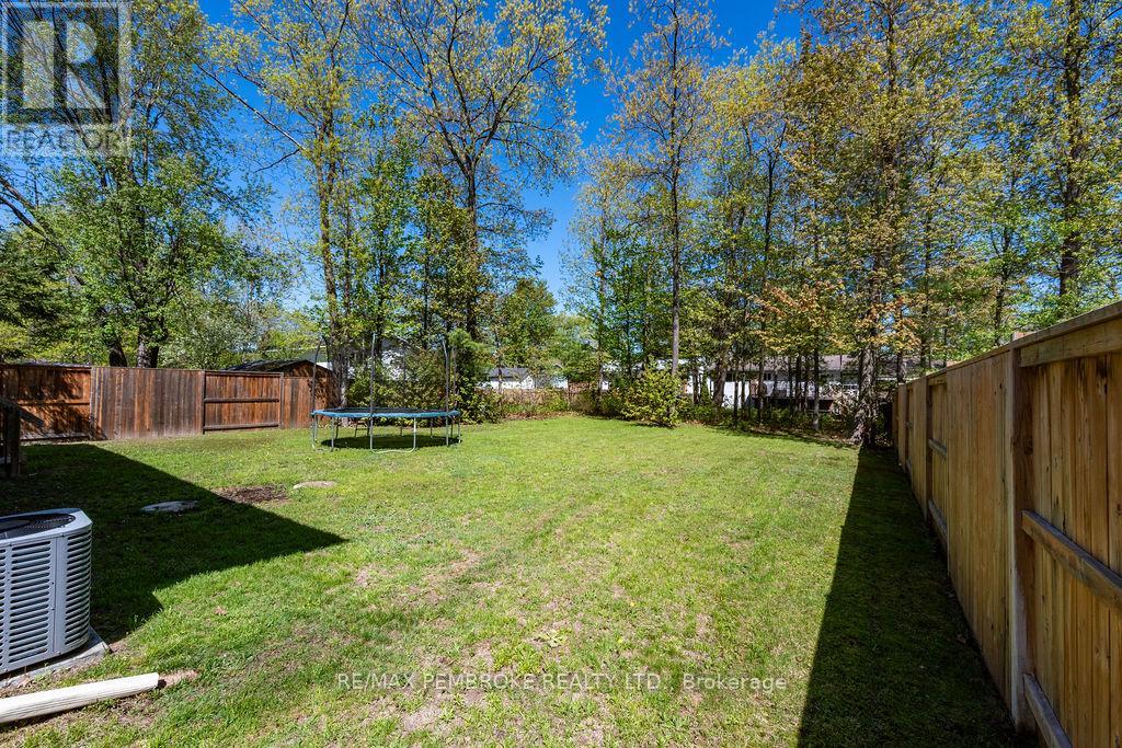 21a East Street, Petawawa, Ontario  K8H 2N7 - Photo 39 - X12981504
